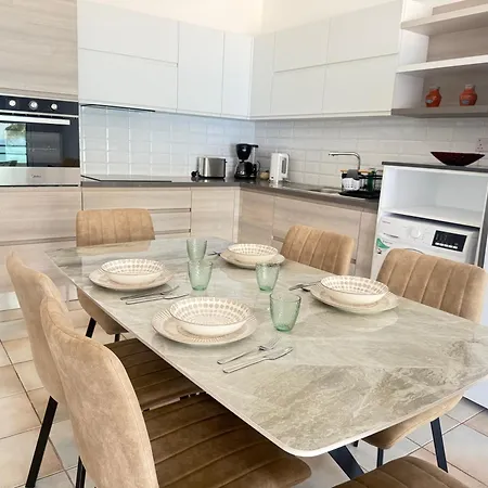 Krasas * ラルナカ